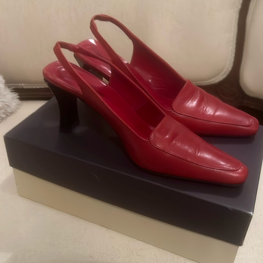 Gorgeous red leather heels.